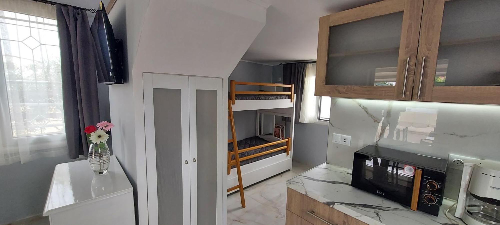 Filio'S Loft Near Airport Villa Artemida  Buitenkant foto